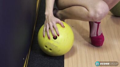 Bowled Over By Hitomi - Hitomi Tanaka