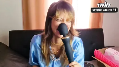 Unboxing da Magic Wand... I came like a Spitting Llama