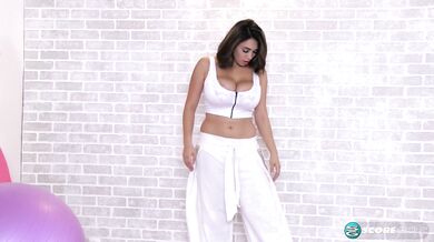 Yoga Bare - Luna Amor