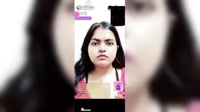 Insta_Influencer_Kavita_Maurya_Showing_Boobs_And_Pussy_On_Chamet_Live