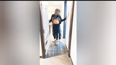 Jaslin Couple real meet in indore sayaji