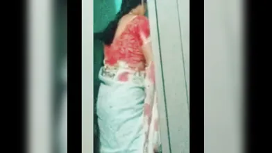 Desi bhabhi dress change