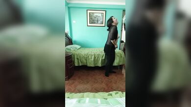 Puta con gran culo es follada por mi amigo