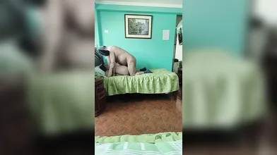 Puta con gran culo es follada por mi amigo