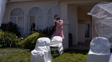 TS bride and her friend caught by photographer fucking