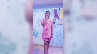 Gouthami Reddy Manthena removing towel & showing sexy milky boobs in bathroom????