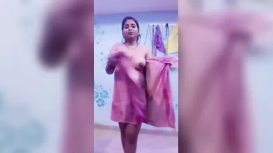 Gouthami Reddy Manthena removing towel & showing sexy milky boobs in bathroom????