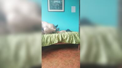 Puta follando y mamando polla