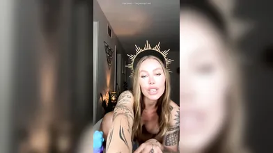 Nicole Aniston’s Livestream Dildo Session