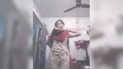 Gouthami Reddy Manthena changing chudidhar & Red bra showing nude boobs pussy ????