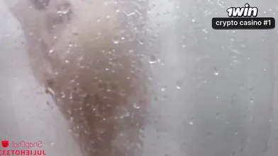 Beautiful natural fat rump taking a bath, tugging your male's cock until he come