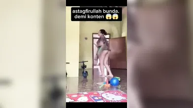 MARLBOROQUEENSEX - EMAK EMAK FB PRO BUGIL
