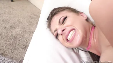 Rimming Teen Gia's Gaping Anal Fun