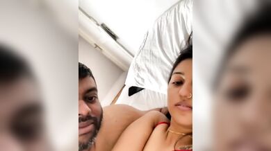 Mallu Couple Aurora Maharaj Boobs Sucking