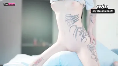 Hot and solo skinny gal tears up pillow for a honeypot fucking, orgasmic cushion