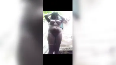 Black beauty vinitha ooty sexy figure nude show