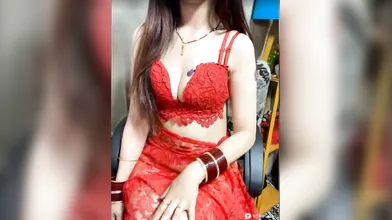 Husan-e-Malika red lingerie show