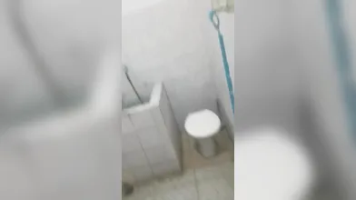 MARLBOROQUEENSEX - MAMPIR DI KAMAR MANDI NEMU CANGCUT PUTIH