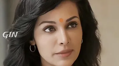 Flora Saini Blowjob
