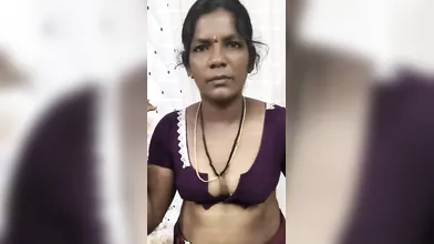 Tamil mid showing her boobs