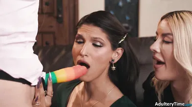 Tranny Couple Zariah Aura And Leah Hayes Get Pegged By Rachael Cavalli