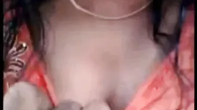 Tamil innocent girl show her boobs on outdoor