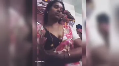 Tamil homely perfect wife abi nude boobs on video call