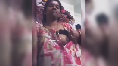 Tamil homely perfect wife abi nude boobs on video call