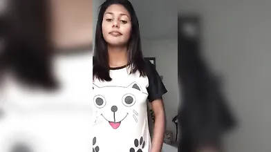 Tamil Girl Showing Her Nipples