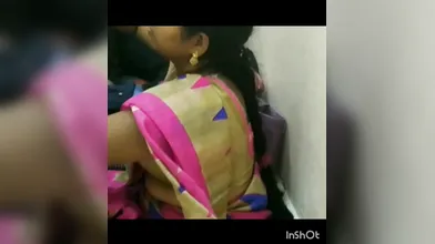 Lakshmi aunty saree side boob