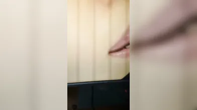 MARLBOROQUEENSEX - NONTON BOKEP JEPANG SAMBIL NGOCOK KONTOL