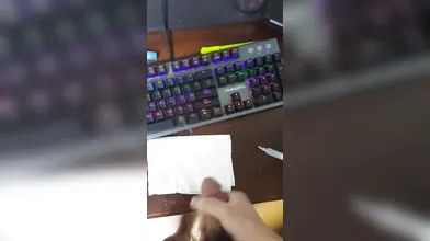 MARLBOROQUEENSEX - NONTON BOKEP JEPANG SAMBIL NGOCOK KONTOL