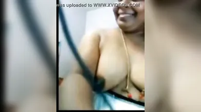 Tamil housewife sudha showing her boobs on video call