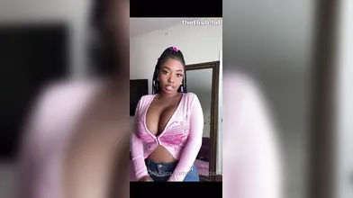 Youtuber Wanda Nude Boobs 3