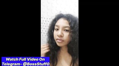Indian curly hair girl boobs show wali nude selfie banayi