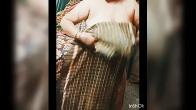 My friend mom boobs