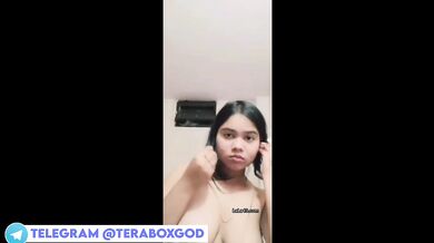 Mallu girl nude selfie clip banati hai sexy boobs dikhakar