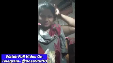 Desi Bengali aunty tight chut me baigan ghusati hai nude MMS