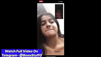 Friend sath sexting karke desi girl boobs show karti hai MMS