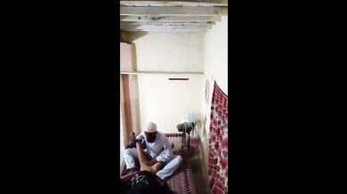 Horny Muslim Uncle Sex With Hizabi Teen Girl Naked Pussy MMS xxx
