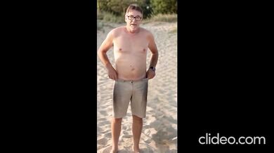 Ric pants down flash cock with milf