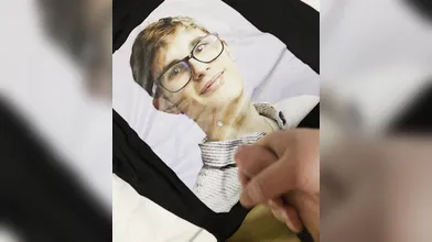 Cumshot tribut on hot printed Lucas scholle