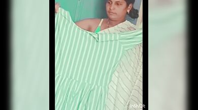 Bhabhi dress change