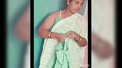 Bhabhi dress change
