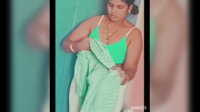 Bhabhi dress change