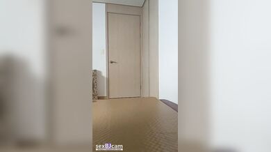 Korean BJ Teasing Herself