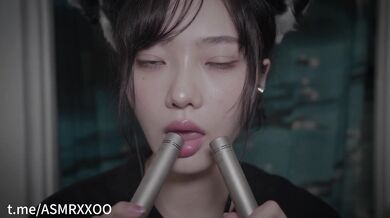 ASMR Nareun 小勾勾给你舔耳朵????