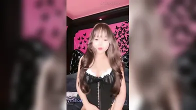 Em Suchibi QQLive Nứng Lồn Livestream Gạ Chịch Lễ Tân Nhân Ngày 20-10
