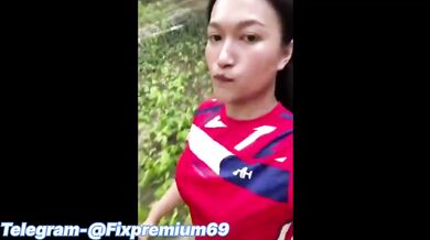 Khulle mai boyfriend ka bada lund ko chus chut chudwaai ladki nai
