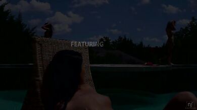 Bikini Beauties - S25:E13